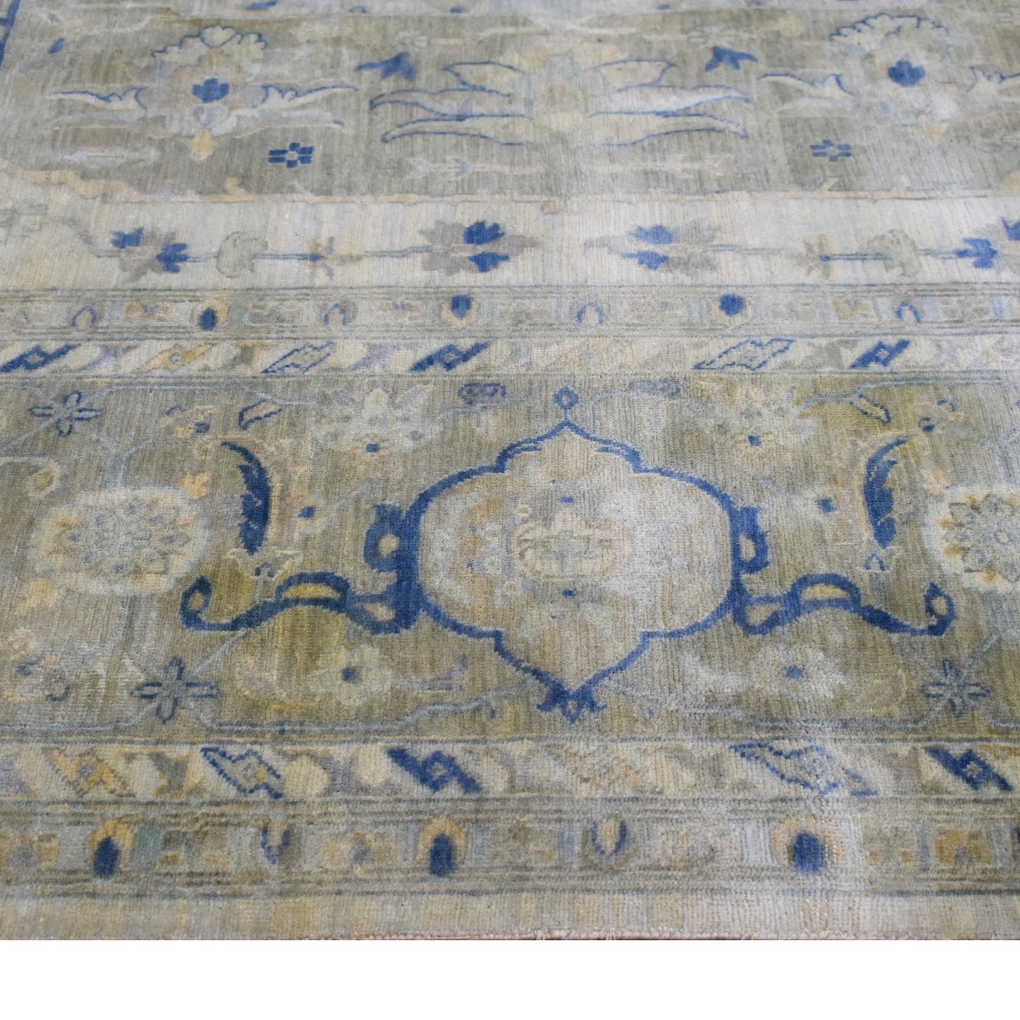 Mahal Rust, Ivory, Yellow and Blue Antique Heriz Luxury Traditional  Pure Wool Handknotted Area Rug