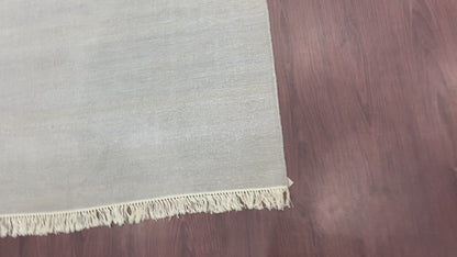 Ivory Silk Plain Grey Kilim 3.11x5.11ft 119x179Cms